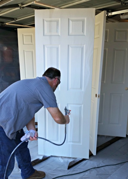 Painting doors with an airless sprayer